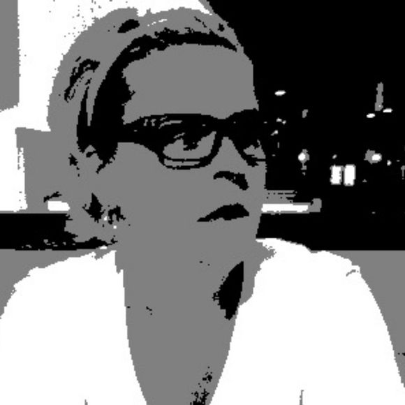 Meet your Posher, Sara - Picture 1 of 1